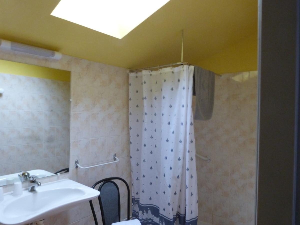 Leader Hôtel Foucherans  Ngoại thất bức ảnh
